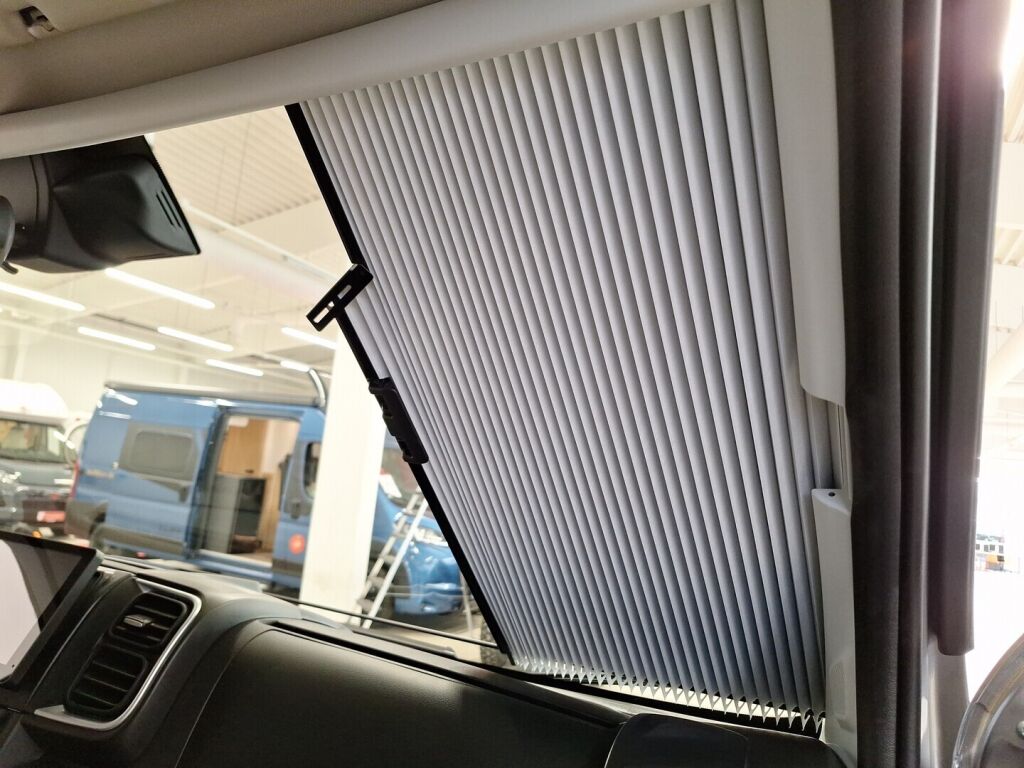 Adria MATRIX SUPREME 670SC 2026 Harmaa