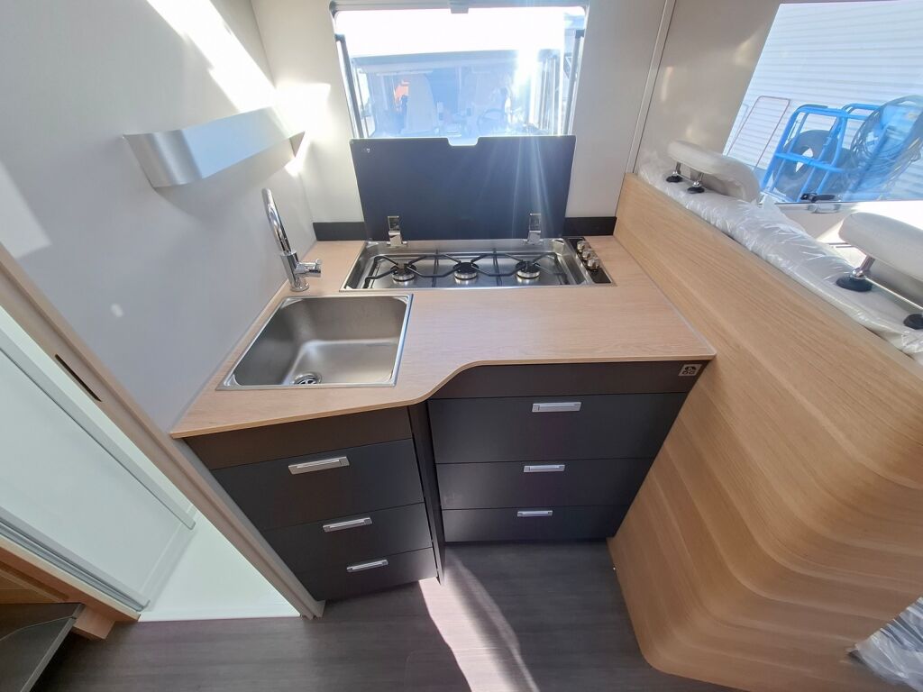 Adria Matrix 670 SL 60 Years Selection 2026 Harmaa