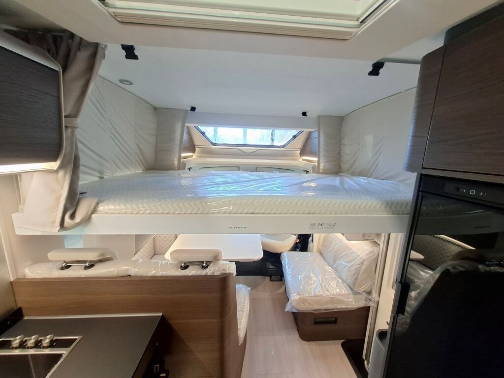 Adria MATRIX SUPREME 670 SL 2026 Harmaa