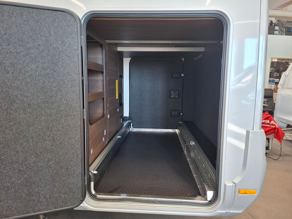 Adria MATRIX SUPREME 670SL 2026 Harmaa