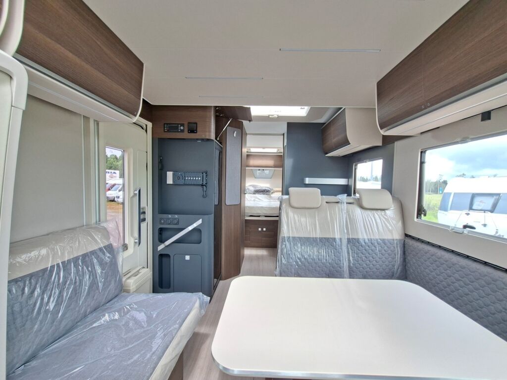 Adria MATRIX SUPREME 670 SC 2026 Harmaa
