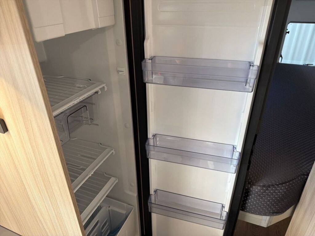 Sun living V 65 GX 2026 Musta