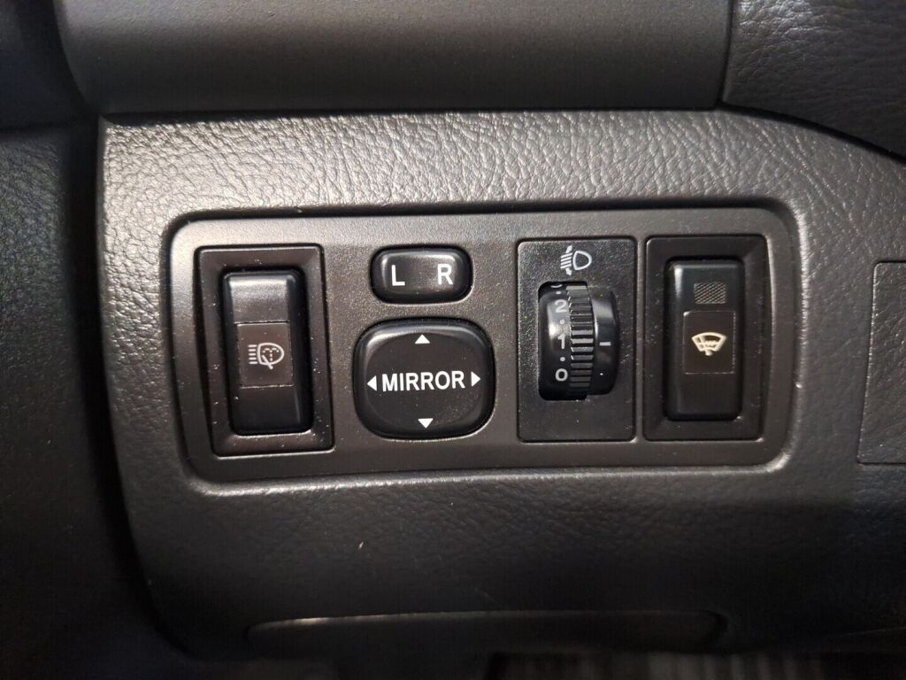 Toyota Avensis 2003 Sininen