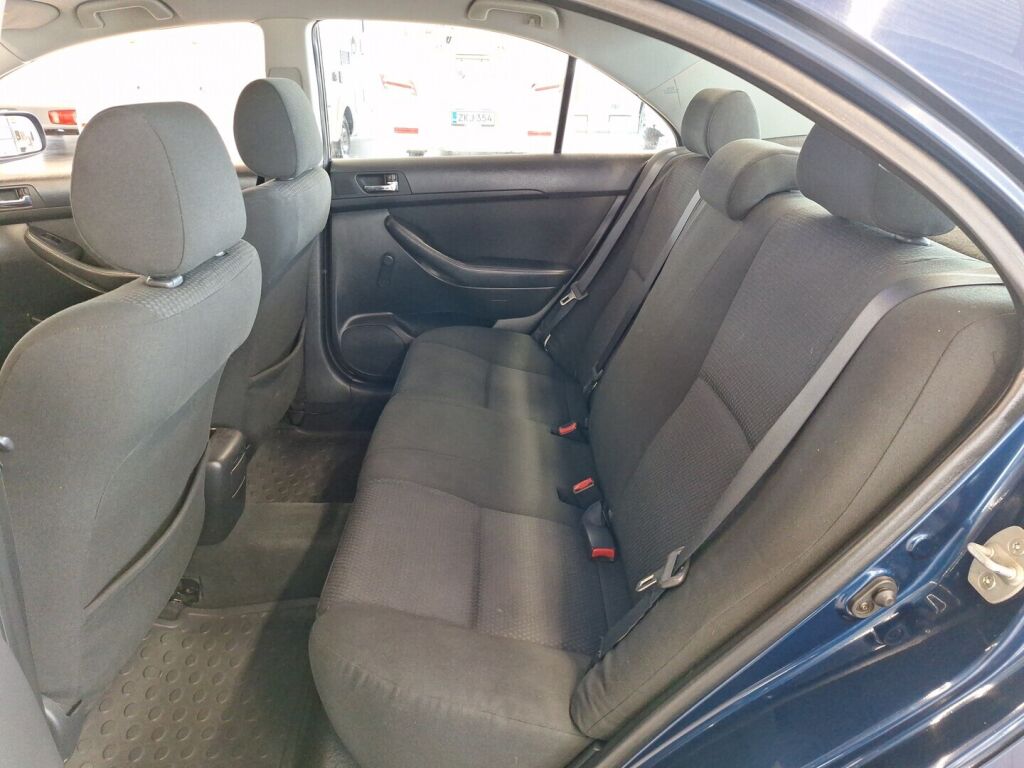 Toyota Avensis 2003 Sininen