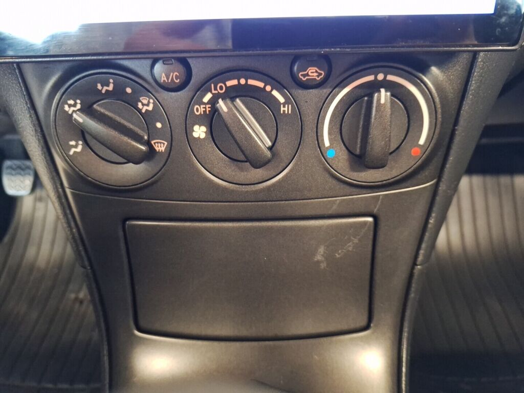 Toyota Avensis 2003 Sininen
