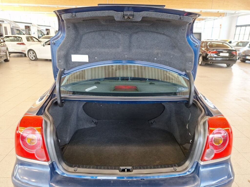 Toyota Avensis 2003 Sininen