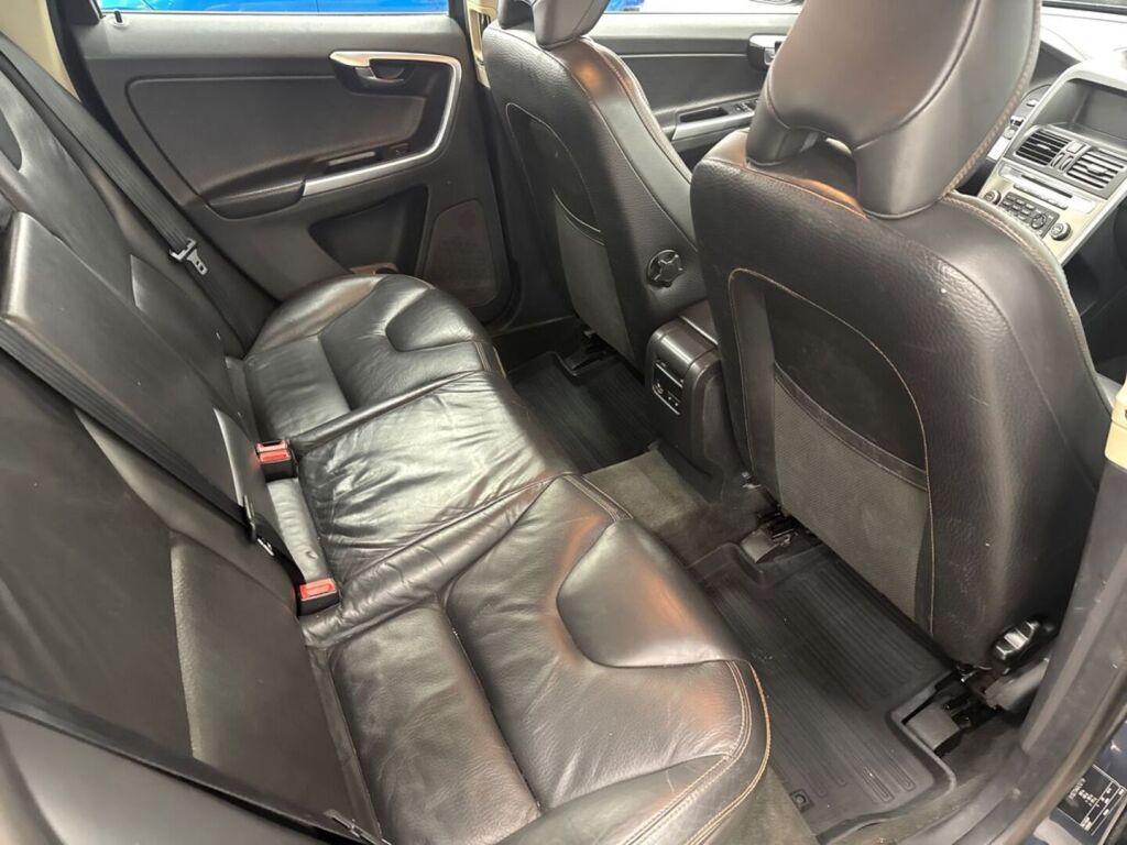 Volvo XC60 2010 Sininen