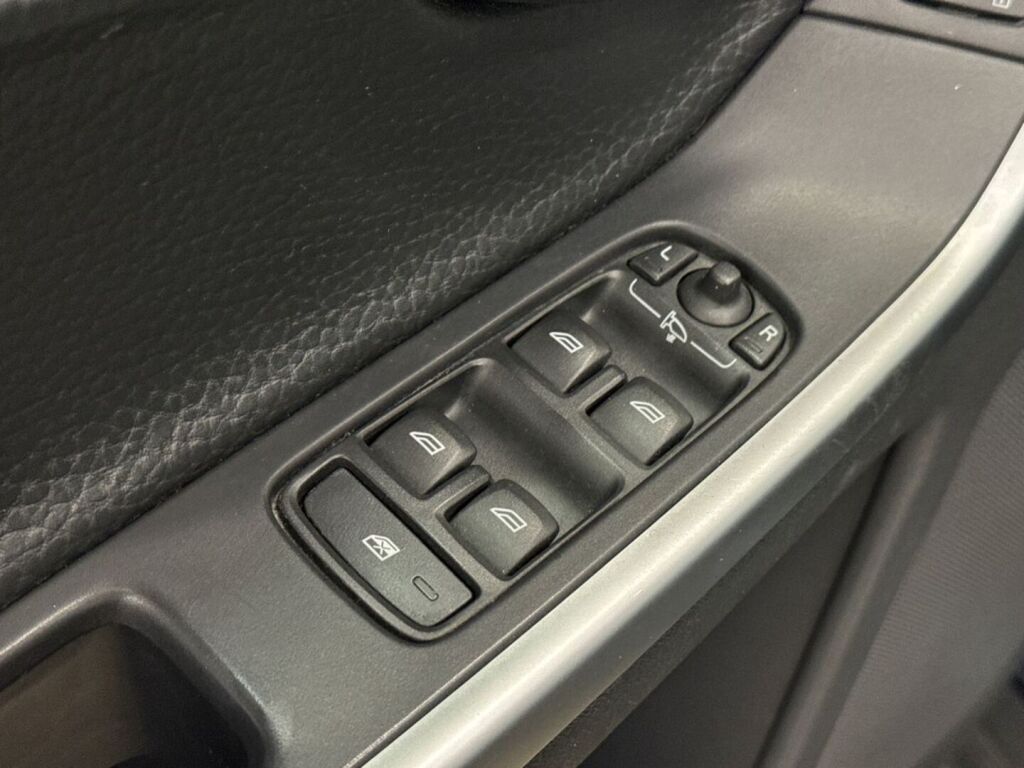 Volvo XC60 2010 Sininen
