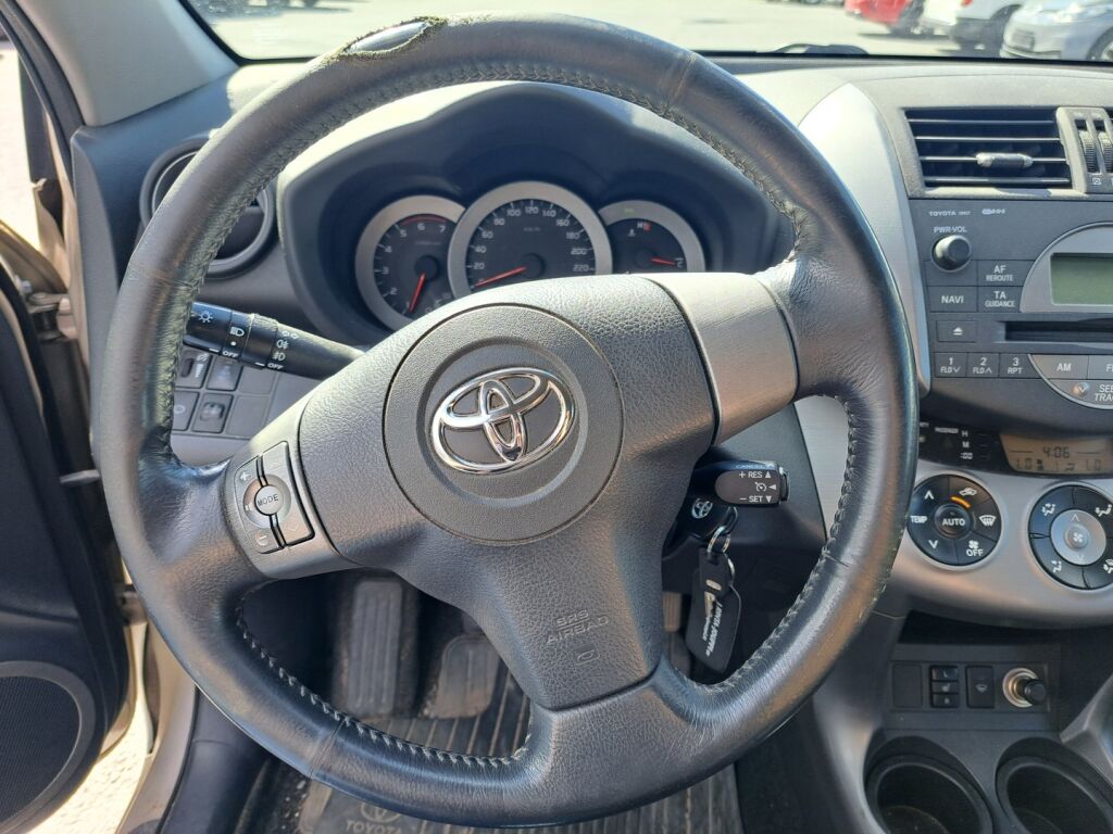 Toyota RAV4 2008 Ruskea (beige)