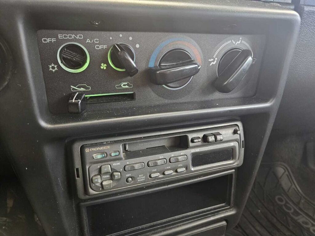 Mitsubishi Lancer 1991 Harmaa