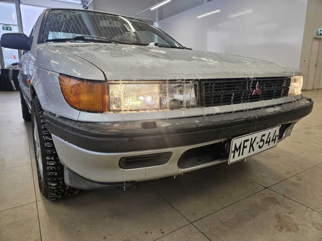 Mitsubishi Lancer 1991 Harmaa
