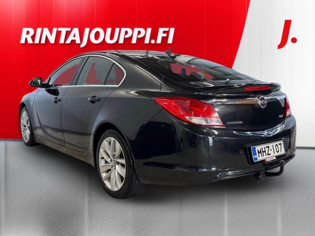 Opel Insignia 2010 Musta