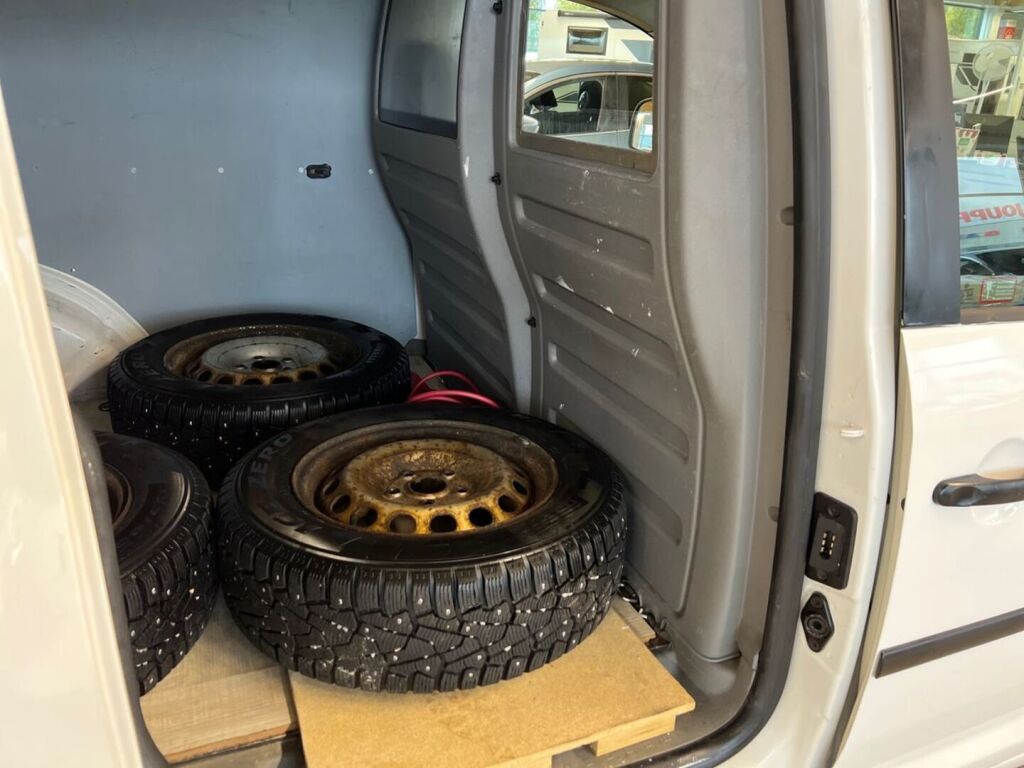Volkswagen Caddy 2010, kuva 6/19