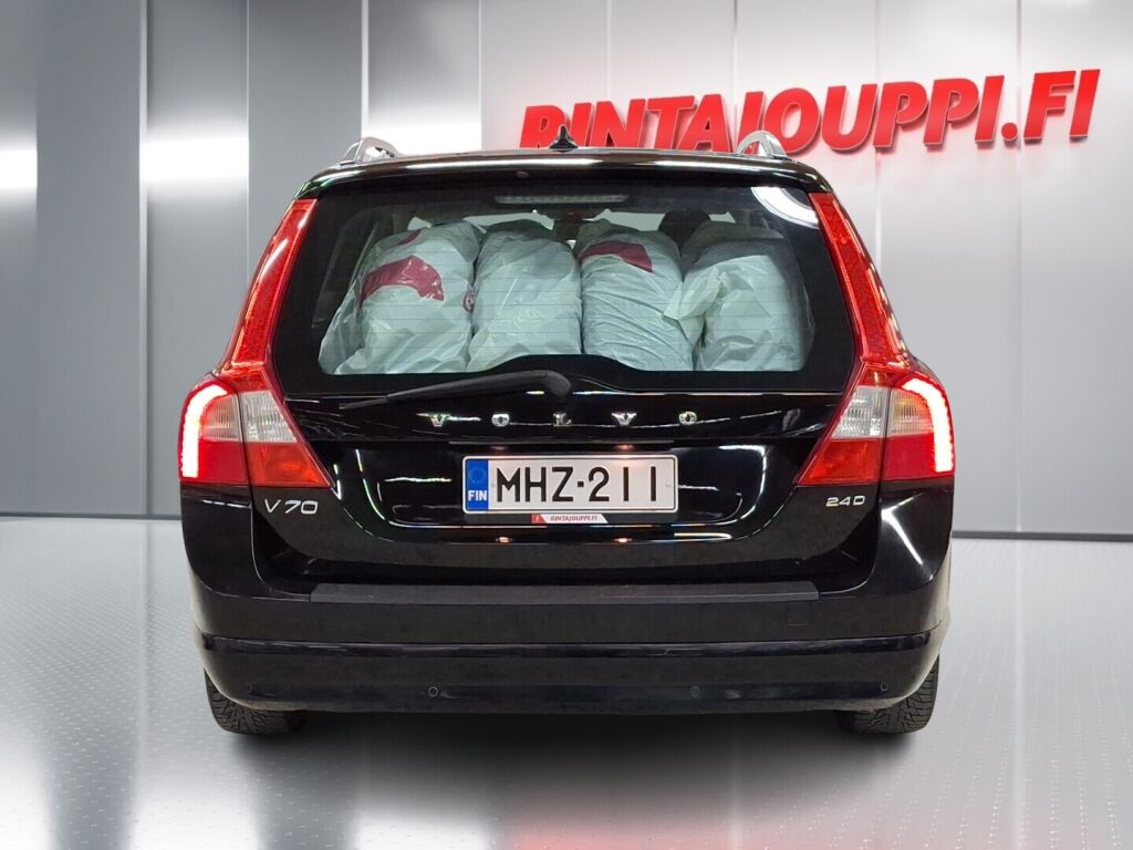 Volvo V70 2010 Musta