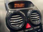 Opel Corsa 2011 Hopea