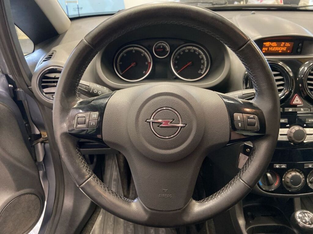 Opel Corsa 2011 Hopea