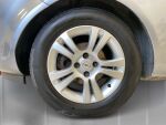 Opel Corsa 2011 Hopea