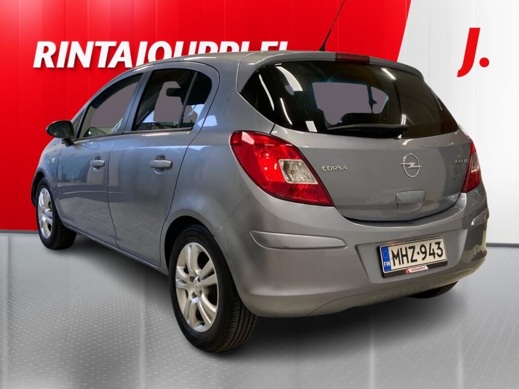Opel Corsa 2011 Hopea