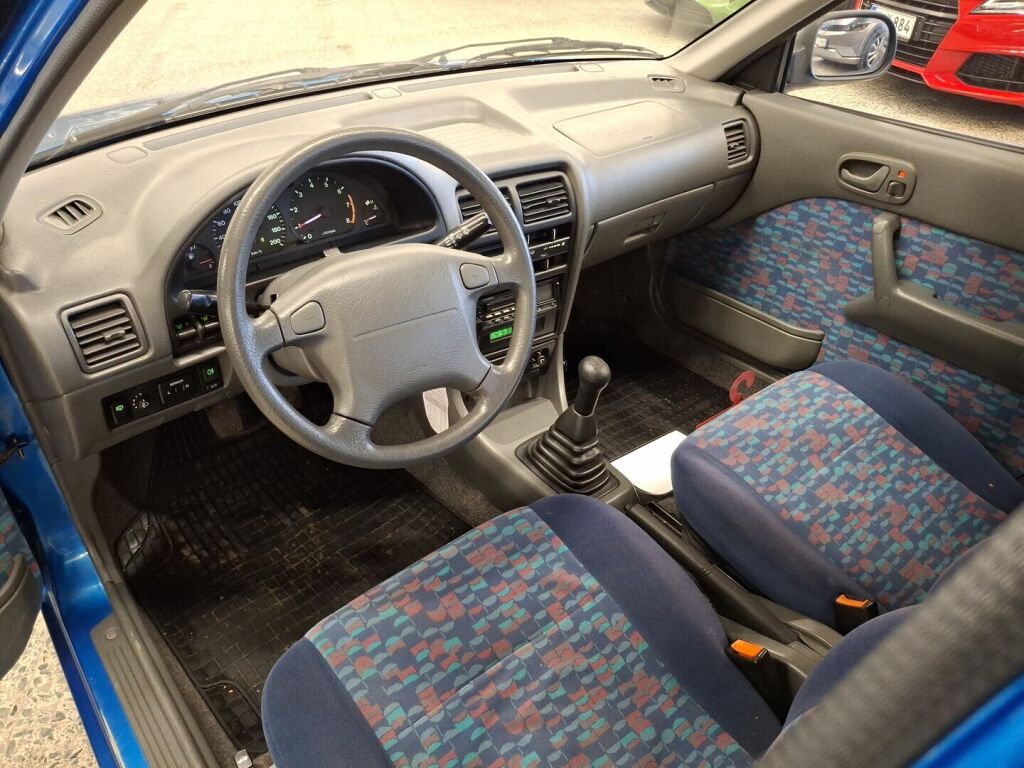 Suzuki Swift 2000 Sininen