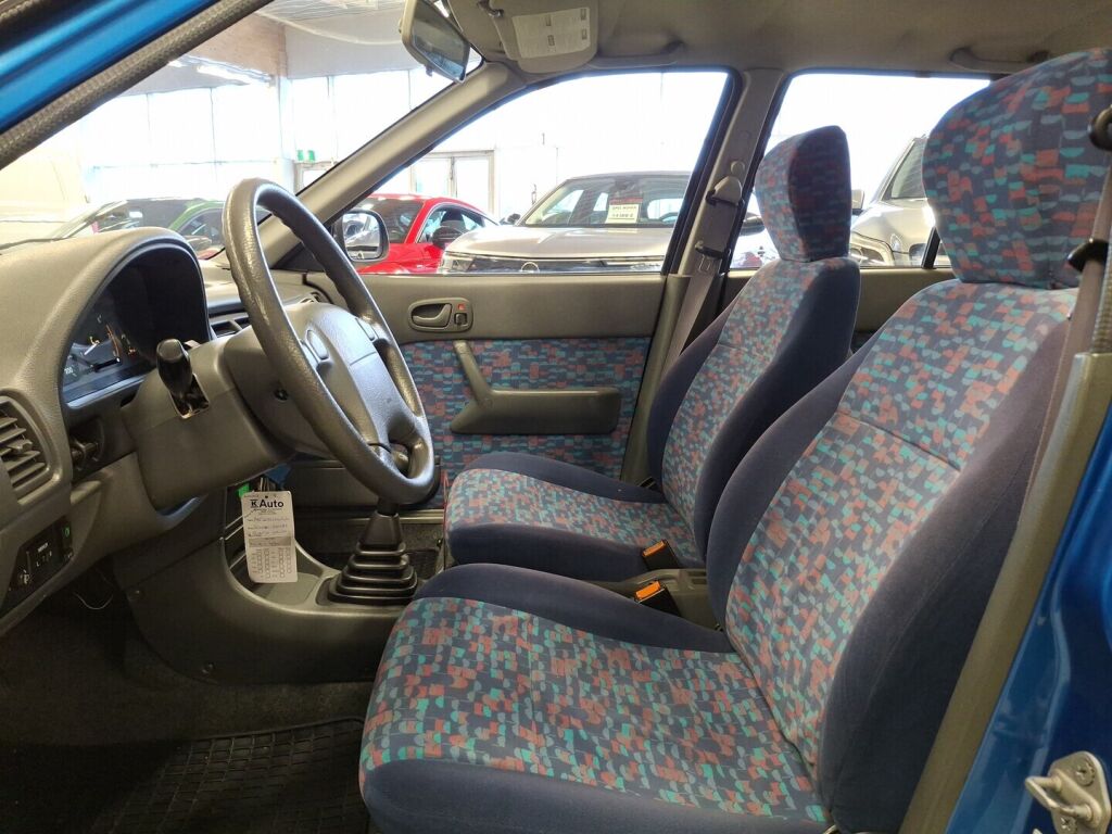 Suzuki Swift 2000 Sininen