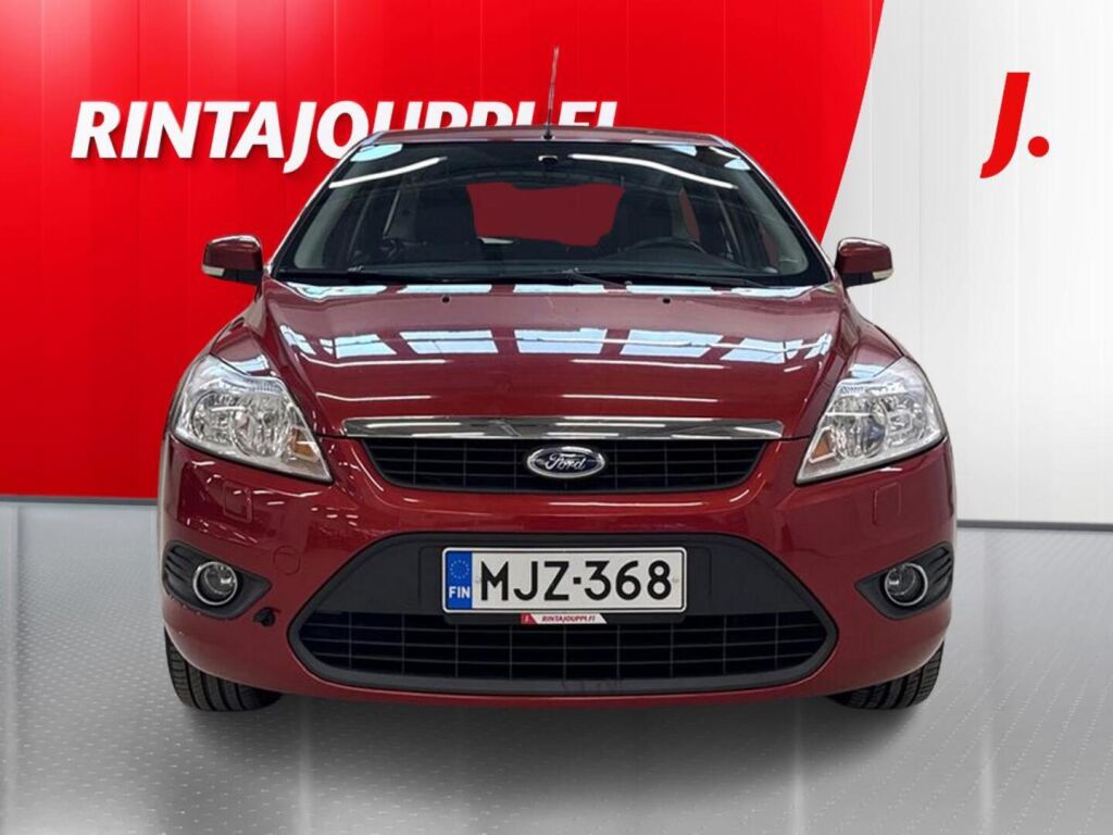 Ford Focus 2010 Punainen