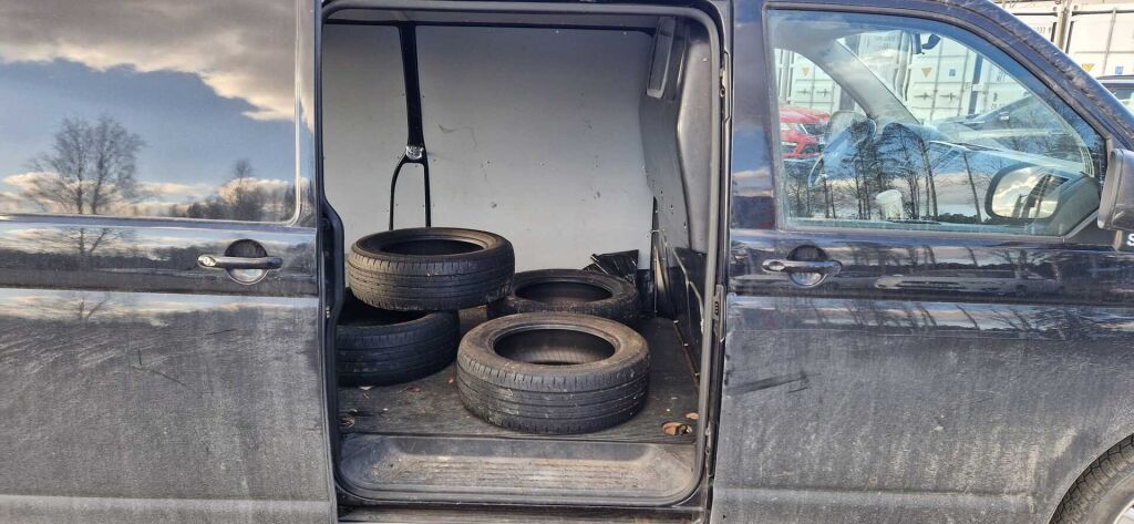 Volkswagen Transporter 2010 Musta