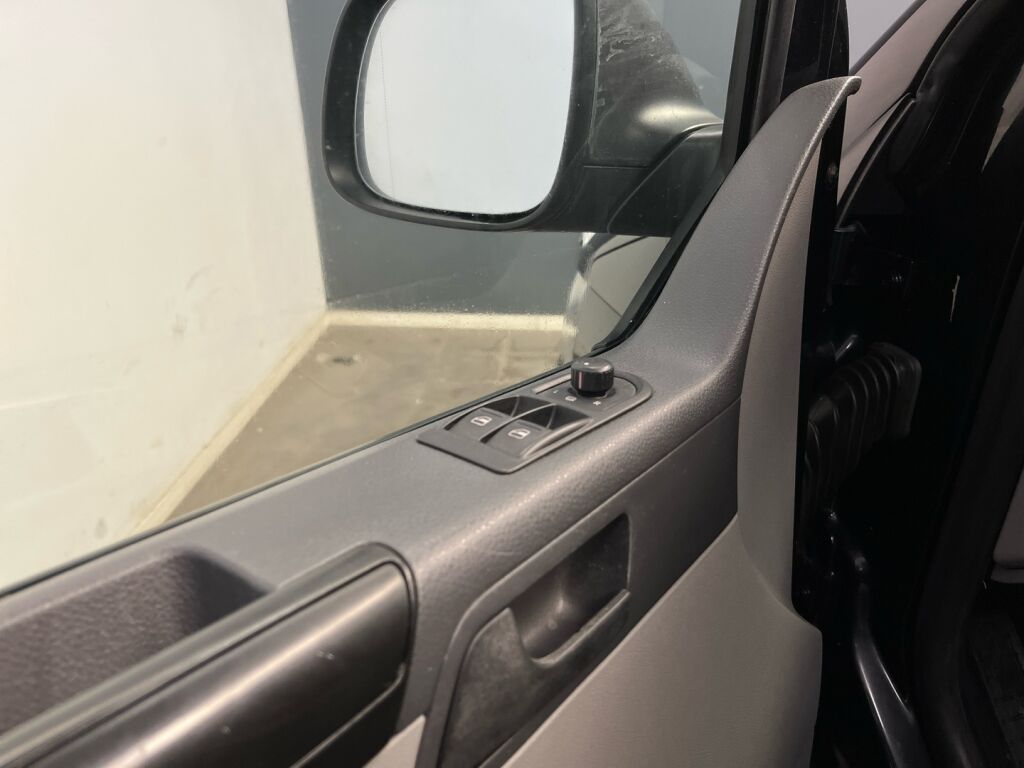 Volkswagen Transporter 2010 Musta