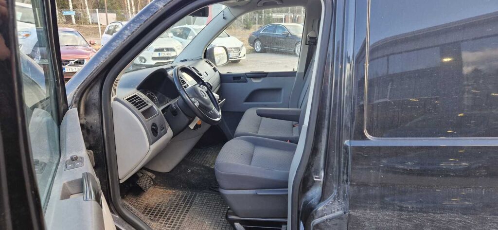 Volkswagen Transporter 2010 Musta