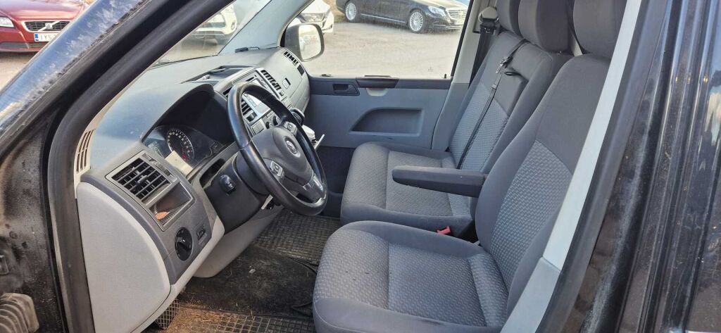 Volkswagen Transporter 2010 Musta