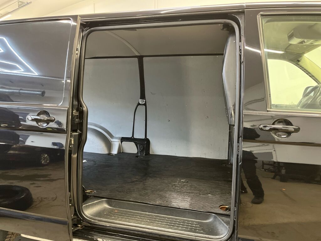 Volkswagen Transporter 2010 Musta