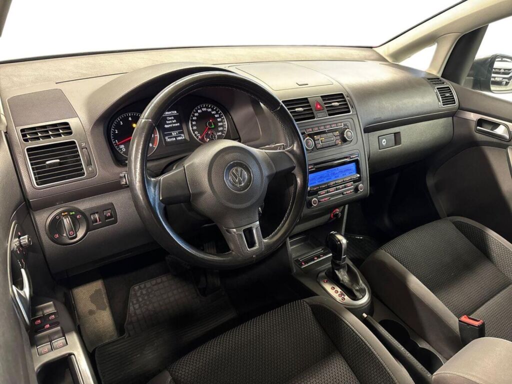 Volkswagen Touran 2010 Harmaa