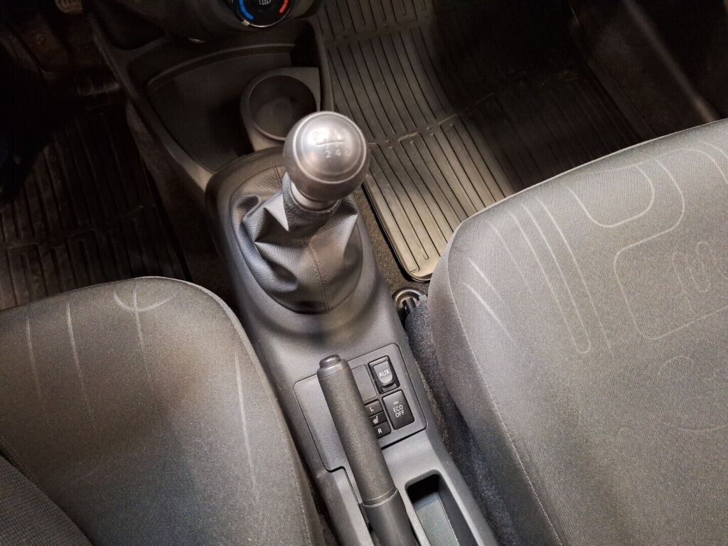 Toyota Yaris 2010 Harmaa