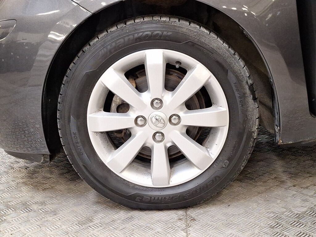 Toyota Yaris 2010 Harmaa