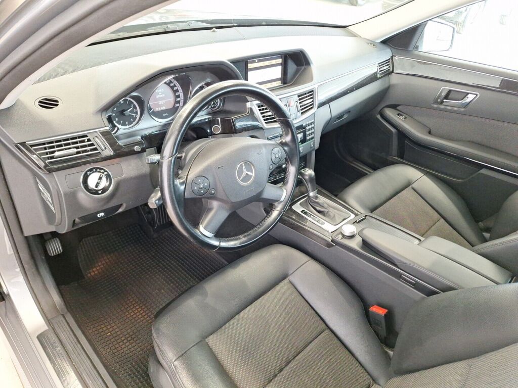 Mercedes-Benz E 2009 Harmaa