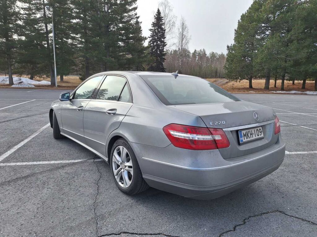 Mercedes-Benz E 2009 Harmaa