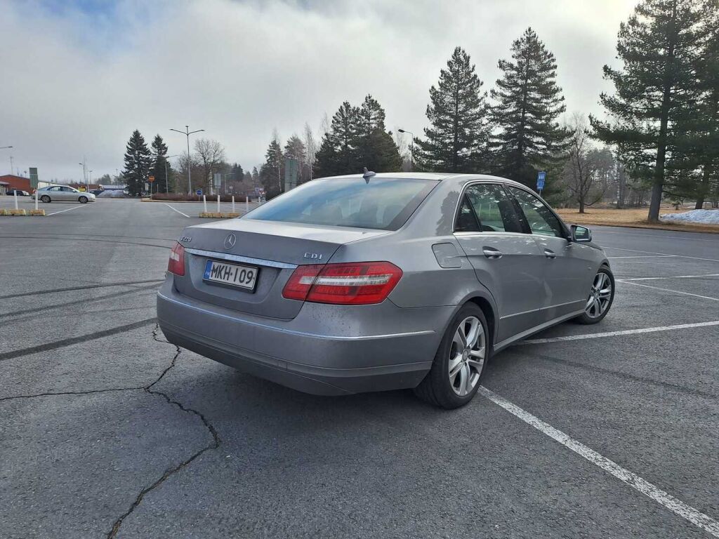 Mercedes-Benz E 2009 Harmaa