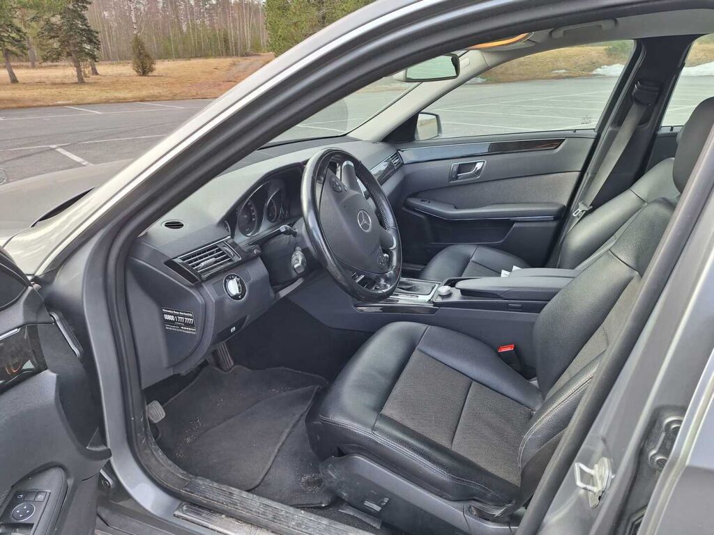 Mercedes-Benz E 2009 Harmaa