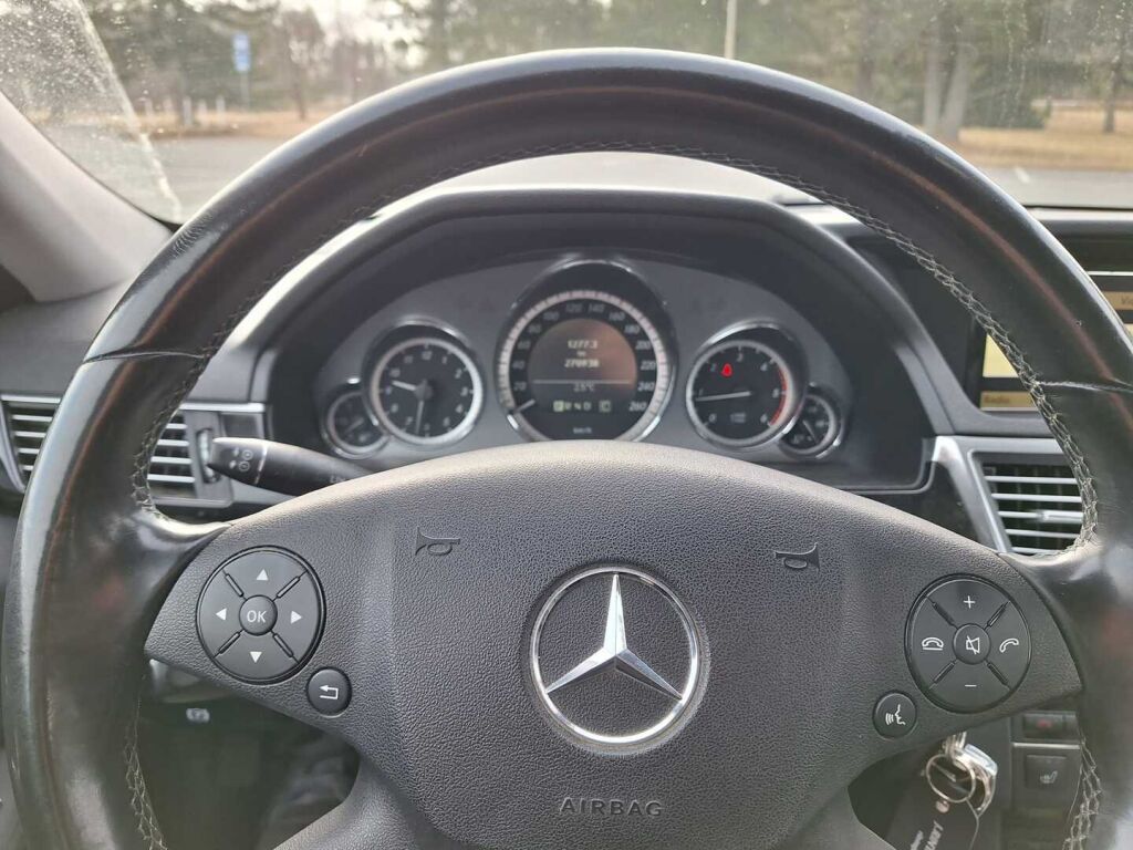 Mercedes-Benz E 2009 Harmaa