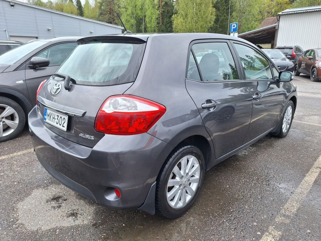 Toyota Auris 2010 Harmaa