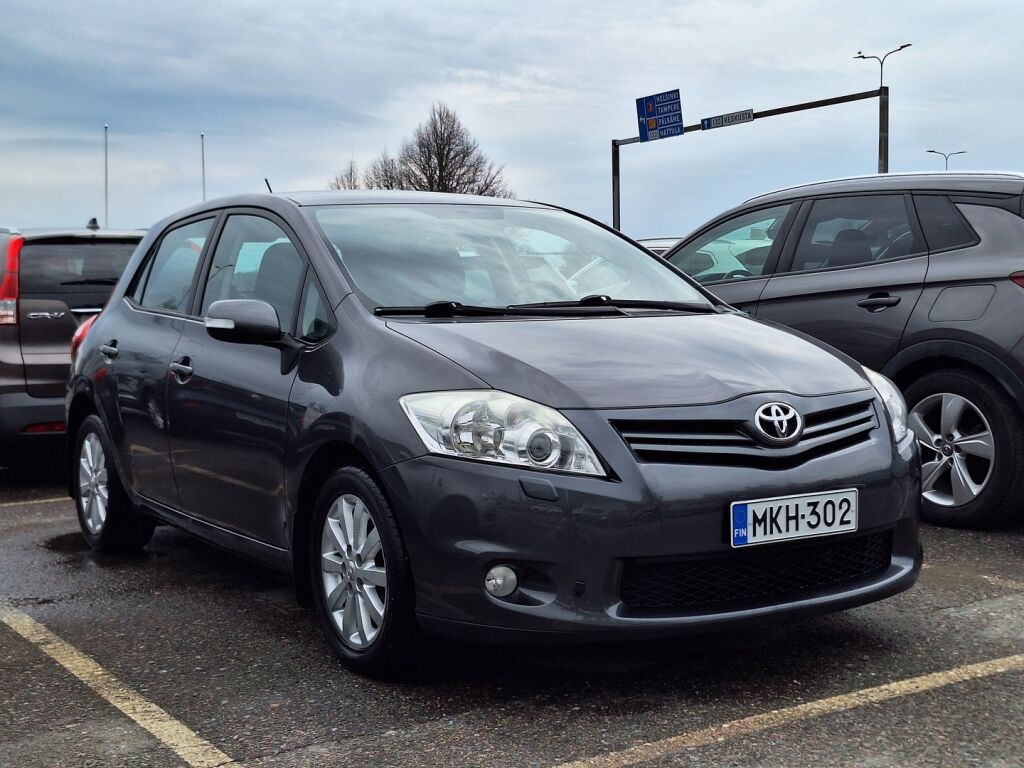 Toyota Auris 2010 Harmaa