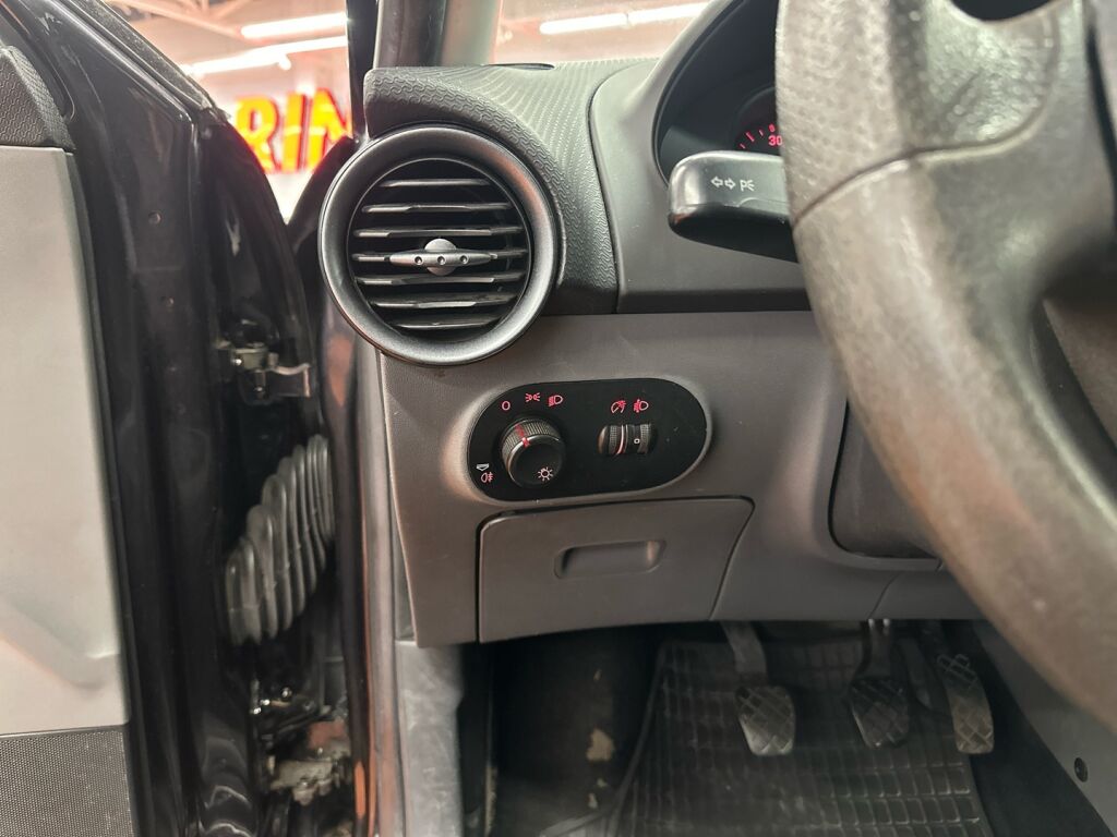 Seat Cordoba 2006 Musta