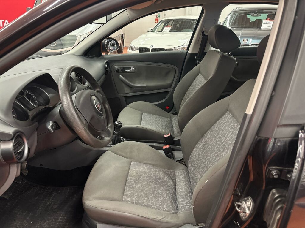 Seat Cordoba 2006 Musta