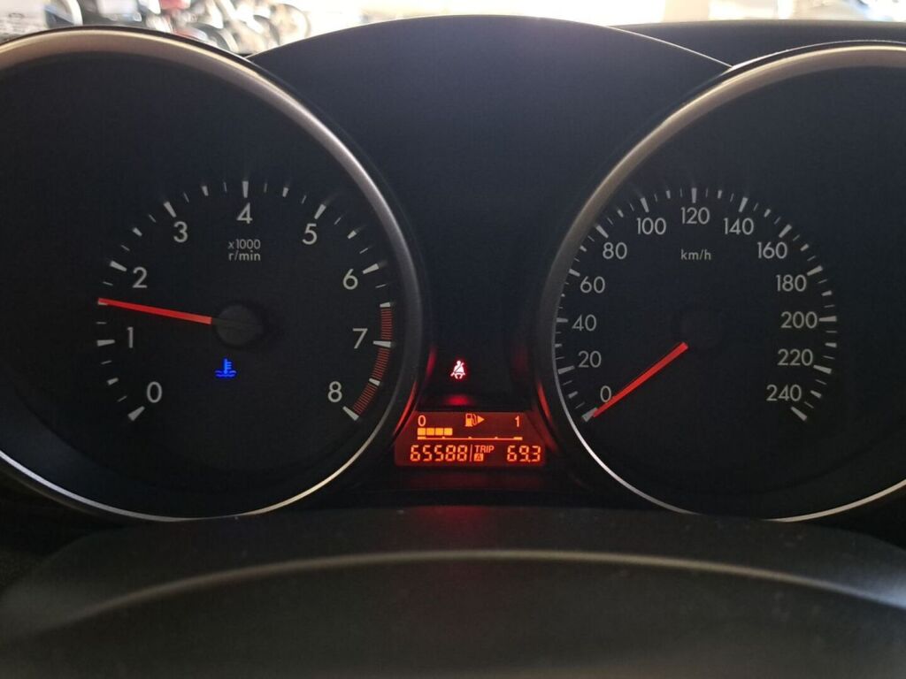 Mazda 3 2011 Musta
