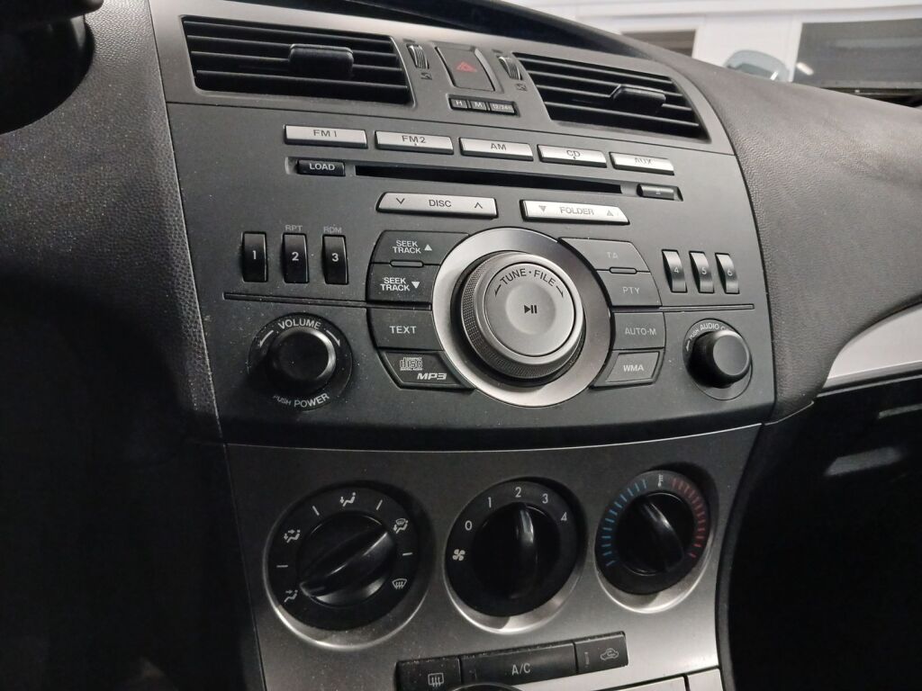 Mazda Mazda3 2011 Musta