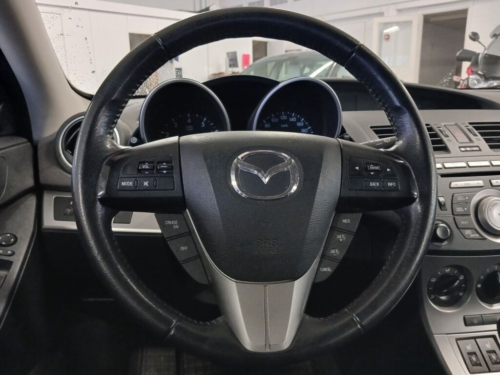 Mazda Mazda3 2011 Musta