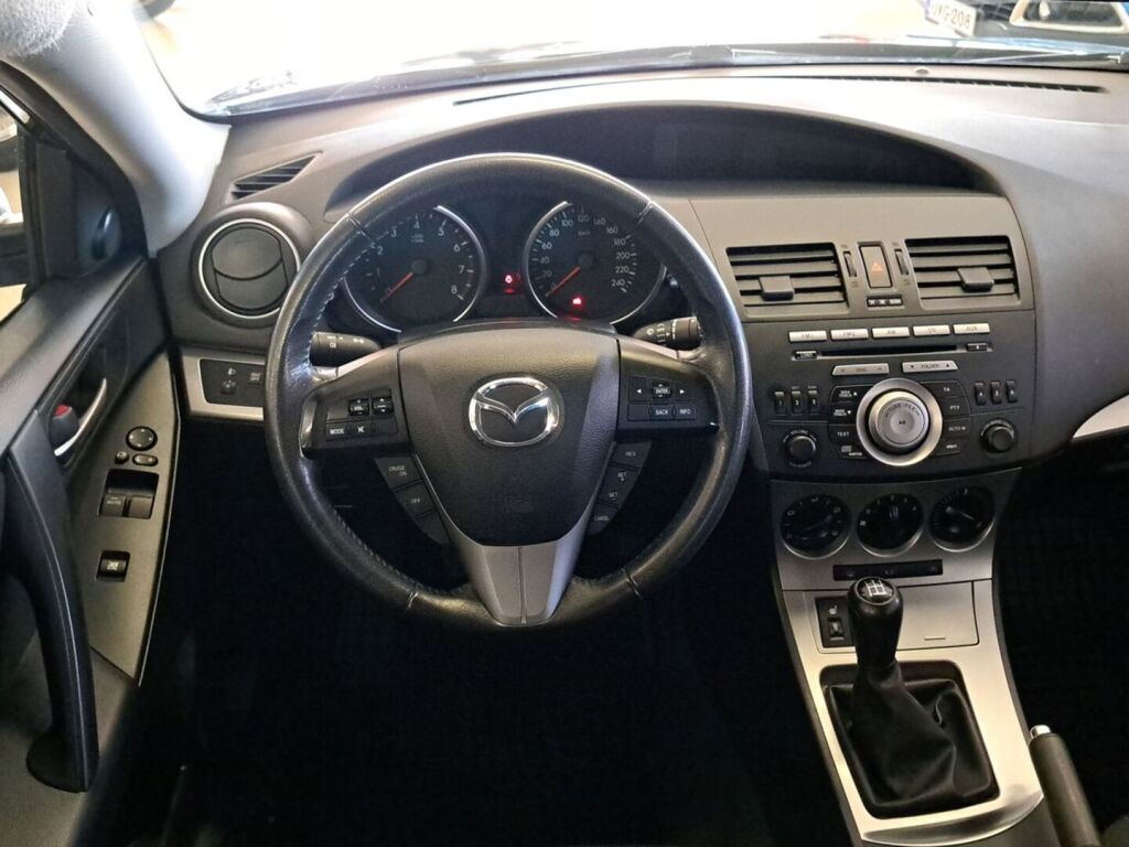 Mazda 3 2011 Musta