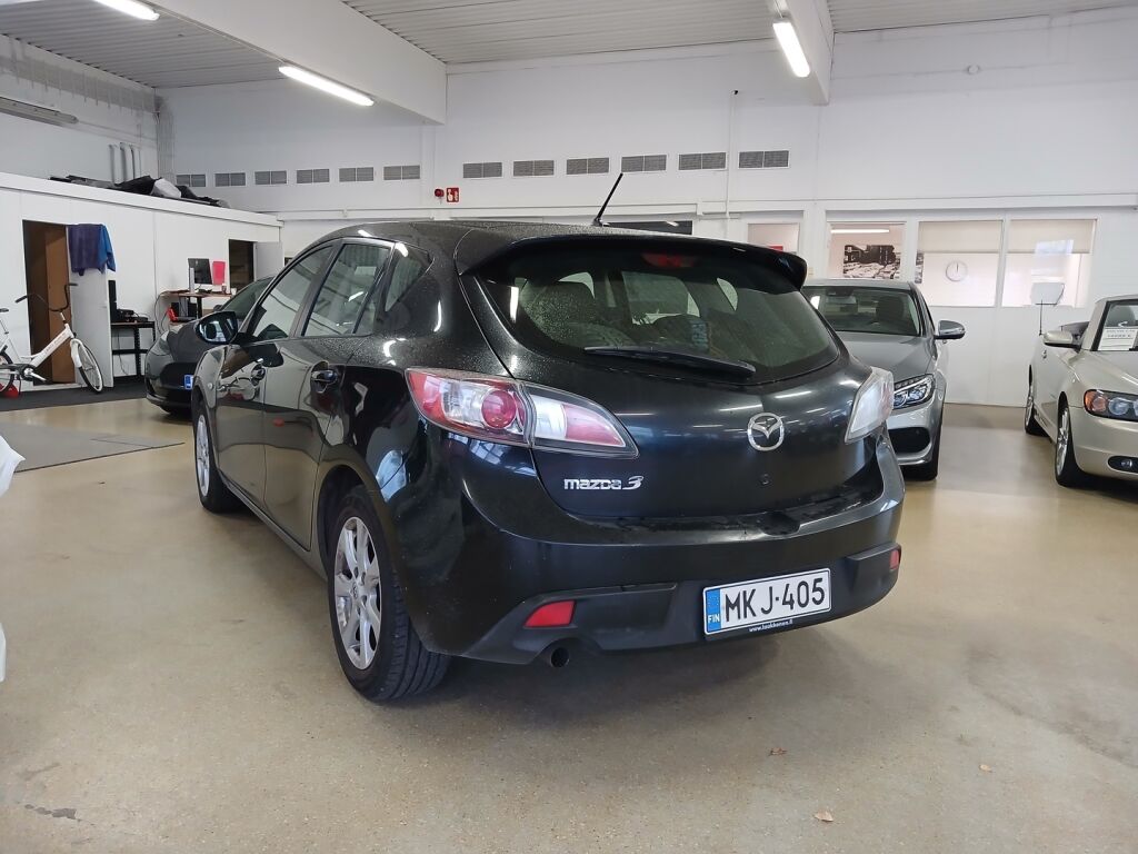 Mazda Mazda3 2011 Musta