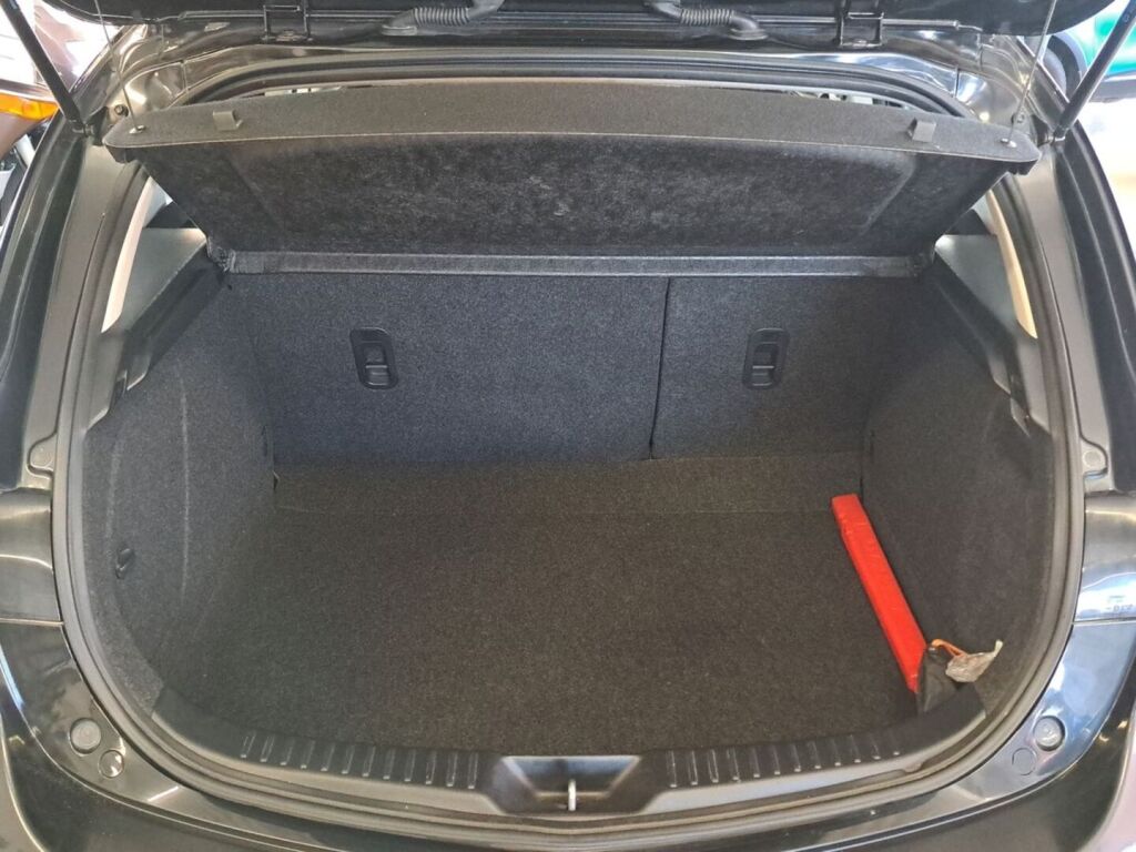 Mazda 3 2011 Musta