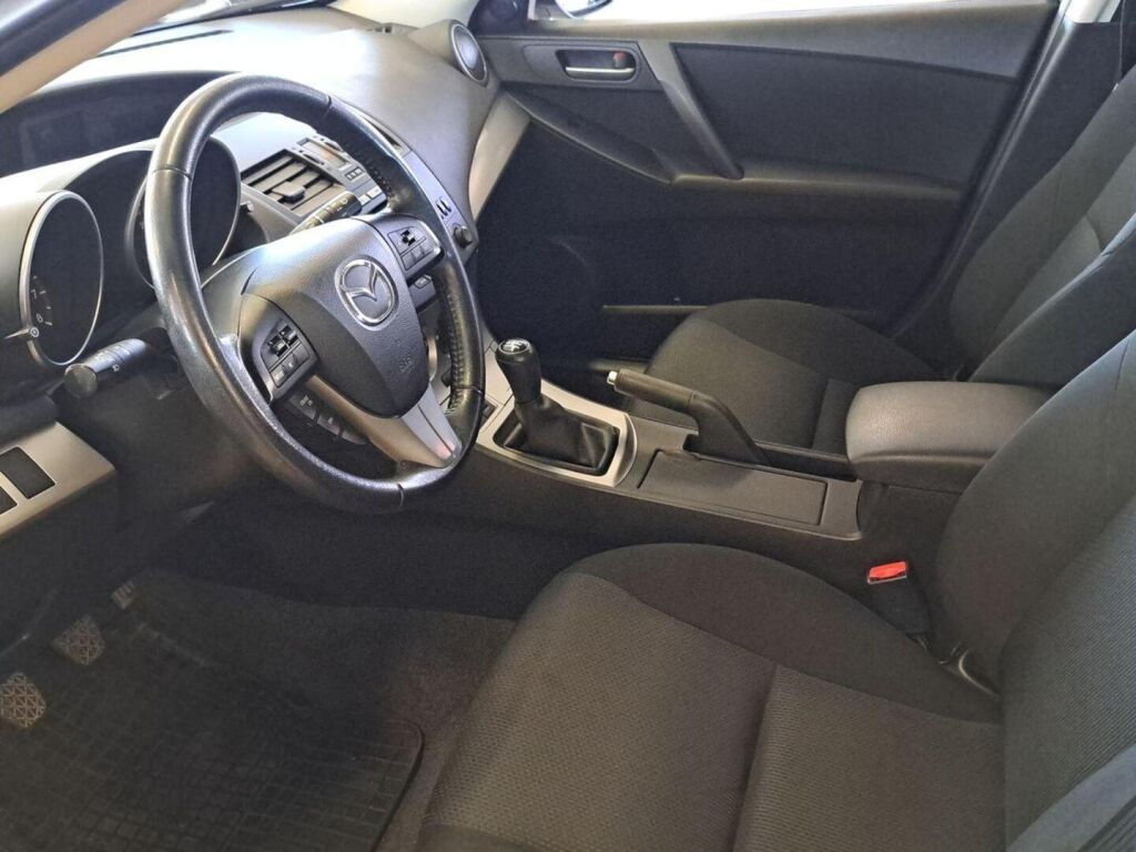 Mazda 3 2011 Musta