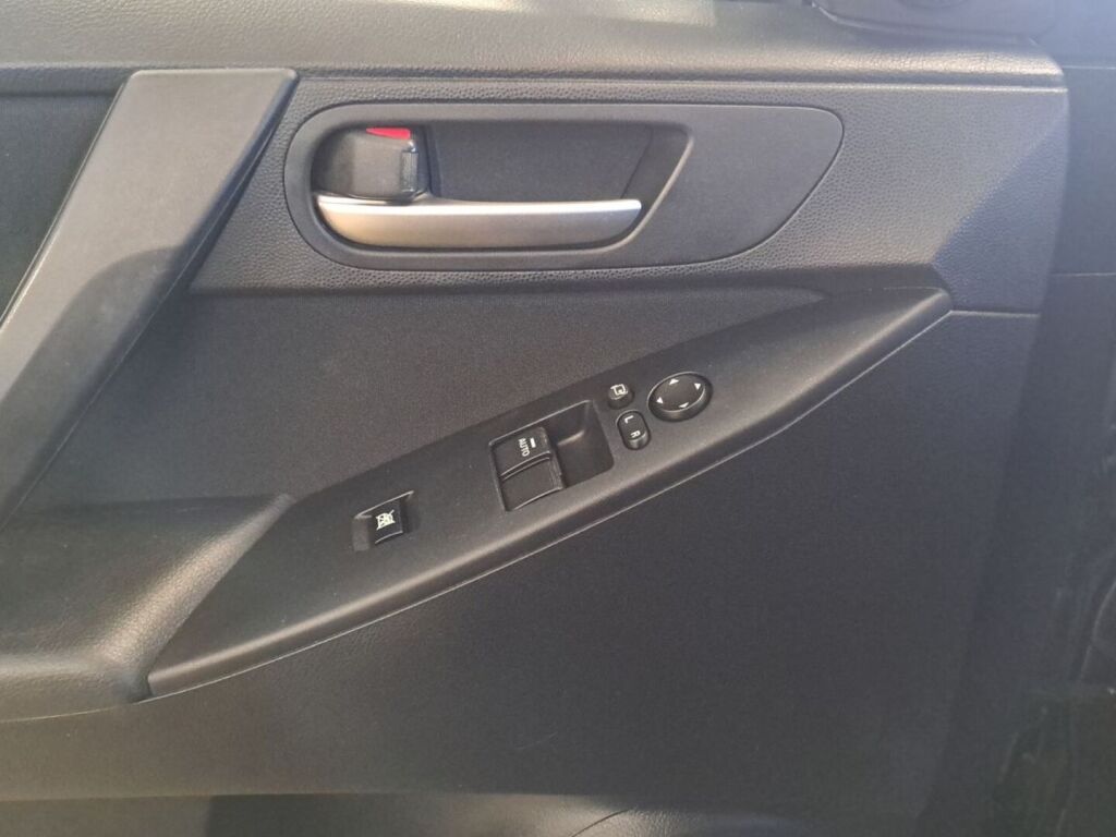 Mazda 3 2011 Musta